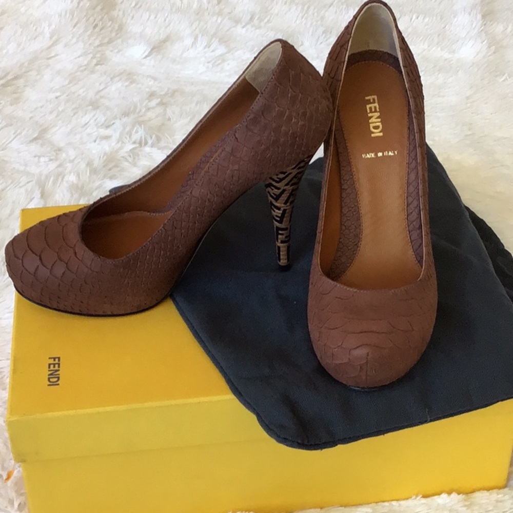 Fendi Dcollet Vitello Python Pumps. - image 3